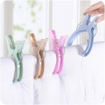 ★S23-72 PINZA DE PLASTICO PARA COLGAR ROPA 12/UND