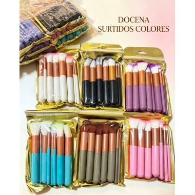 7AC-090   SET DE BROCHAS KABUKI PLASTICO X10 PCS 