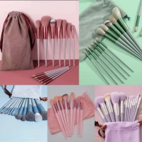 2MA-0006 SET DE BROCHAS CON BOLSITA TERCIOPELADA DE 13 PCS