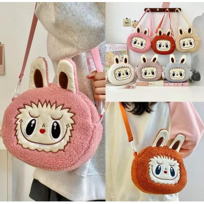 4BB-4005 BANDOLERO DE PELUCHE LABUBU 26CM*11CM*29CM